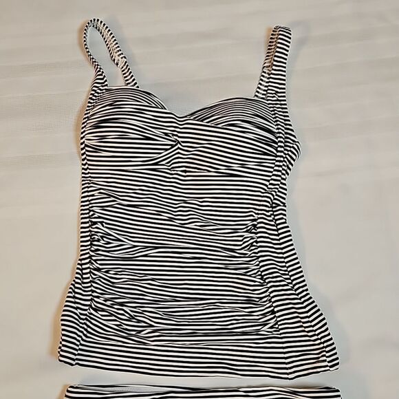 Bond-eye Australia Black & white striped 2 piece Tankini size 4 - Picture 3 of 12